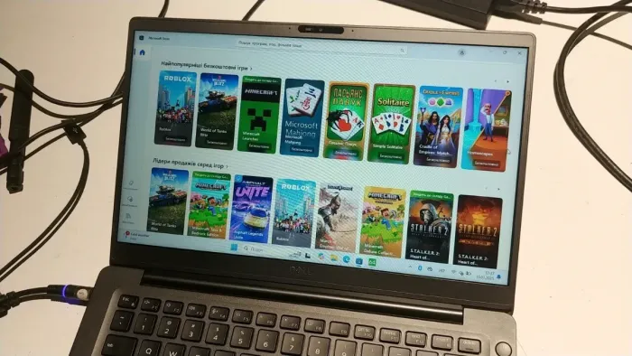 Ультрабук Б-клас Dell Latitude 7400 / 14" (1366x768) TN / Intel Core i5-8265U (4 (8) ядра по 1.6 - 3.9 GHz) / 8 GB DDR4 / 256 GB SSD M.2 / Intel UHD Graphics 620 / WebCam / USB 3.1 / HDMI / NEW АКБ / Windows 10 б/в - зображення 7