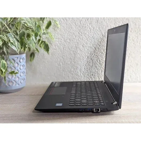 Ноутбук Б-клас Lenovo E31-80 / 13.3" (1366x768) TN / Intel Core i5-6200U (2 (4) ядра по 2.3 - 2.8 GHz) / 8 GB DDR3 / 128 GB SSD / Intel HD Graphics 520 / WebCam б/в - зображення 6