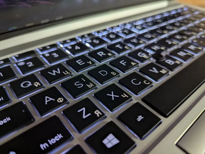 Ультрабук HP EliteBook 840 G7 / 14" (1920x1080) IPS / Intel Core i7-10610U (4 (8) ядра по 1.8 - 4.9 GHz) / 16 GB DDR4 / 512 GB SSD / Intel UHD Graphics / WebCam / TouchID / Windows 10 б/в - зображення 6