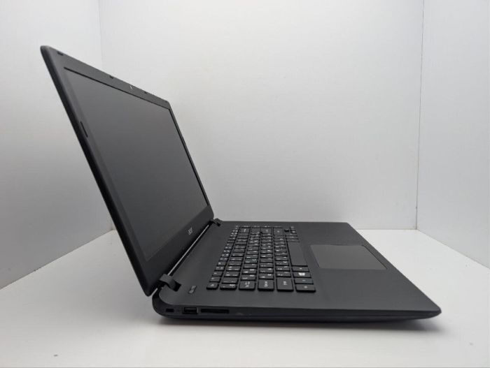 Ноутбук Acer Aspire ES1-521 / 15.6" (1366x768) TN / AMD E2-6110 (4 ядра по 1.5 GHz) / 8 GB DDR3 / 128 GB SSD / AMD Radeon R2 Graphics / WebCam / DVD-ROM б/в - зображення 4