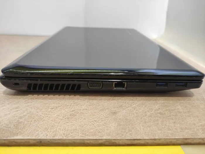 Ноутбук Lenovo G580 / 15.6" (1366x768) TN / Intel Celeron B830 (2 ядра по 1.8 GHz) / 4 GB DDR3 / 120 GB SSD / Intel HD Graphics / WebCam / DVD-RW б/в - зображення 5