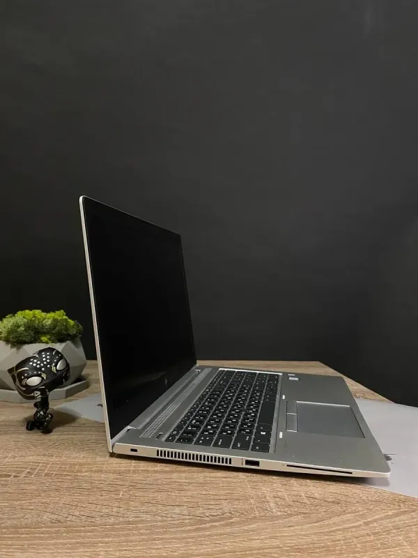 Ультрабук HP EliteBook 850 G6 / 15.6" (1920x1080) TN / Intel Core i5-8365U (4 (8) ядра по 1.6 - 4.1 GHz) / 8 GB DDR4 / 256 GB SSD / Intel UHD Graphics / WebCam / Win 10 б/в - зображення 4