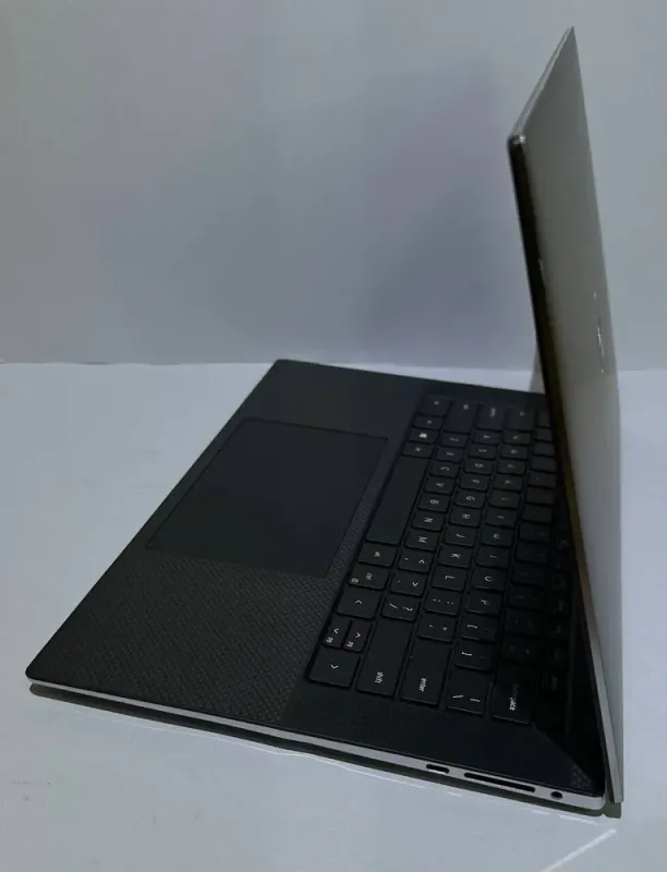 Мобільна робоча станція Б-класу Dell Precision 5550 / 15,6" (1920x1080) IPS / Intel Core i7-10750H (6 (12) ядер по 2,6 - 5,0 ГГц) / 32 ГБ DDR4 / 256 ГБ SSD + 256 ГБ SSD / nVidia Quadro T1000, 4 ГБ GDDR5, 128-біт / WebCa б/в - зображення 5