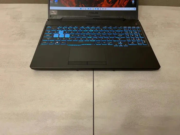 Ігровий ноутбук Asus TUF Gaming 506IV-AS76 / 15.6" (1920x1080) IPS / AMD Ryzen 7 4800H (8 (16) ядер по 2.9 - 4.2 GHz) / 16 GB DDR4 / 1000 GB SSD M.2 / nVidia GeForce RTX 2060, 6 GB GDDR6, 192-bit / WebCam / USB 3.2 / HDMI б/в - зображення 3