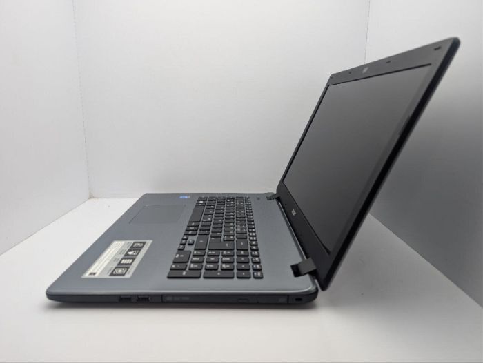 Ноутбук Acer Aspire E5-731 / 17.3" (1600x900) TN / Intel Pentium 3556U (2 ядра по 1.7 GHz) / 8 GB DDR3 / 1000 GB HDD / Intel HD Graphics / WebCam / DVD-ROM б/в - зображення 5
