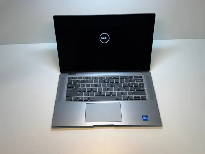 Ультрабук-трансформер Dell Latitude 9520 / 15.6" (1920x1080) IPS Touch / Intel Core i5-1145G7 (4 (8) ядра по 2.6 - 4.4 GHz) / 16 GB DDR4 / 256 GB SSD / Intel Iris Xe Graphics / WebCam / HDMI б/в - зображення 2