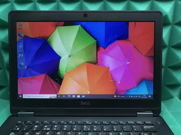 Нетбук Dell Latitude 12 E7270 / 12.5" (1366x768) TN / Intel Core i5-6300U (2 (4) ядра по 2.4 - 3.0 GHz) / 8 GB DDR4 / 128 GB SSD / Intel HD Graphics 520 / WebCam / HDMI / miniDP / Windows 10 б/в - зображення 3