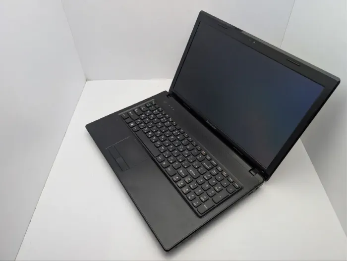 Ноутбук Lenovo G570 / 15.6" (1366x768) TN / Intel Core i3-2310M (2 (4) ядра по 2.1 GHz) / 8 GB DDR3 / 500 GB HDD / AMD Radeon HD 6370M, 1 GB GDDR3, 64-bit / WebCam / DVD-ROM б/в - зображення 7