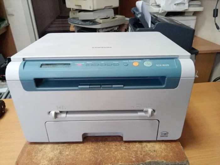 БФП Samsung SCX-4220 / Лазерний монохромний друк / 600x600 dpi / A4 / 18 стор/хв / USB 2.0 б/в - зображення 2