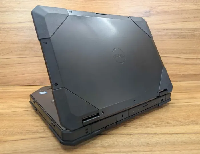 Захищений ноутбук Dell Latitude 14 Rugged 5414 / 14" (1920x1080) IPS / Intel Core i5-6300U (2 (4) ядра по 2.4 - 3.0 GHz) / 8 GB DDR4 / 256 GB SSD / Intel HD Graphics 520 / WebCam / Windows 10 б/в - зображення 7