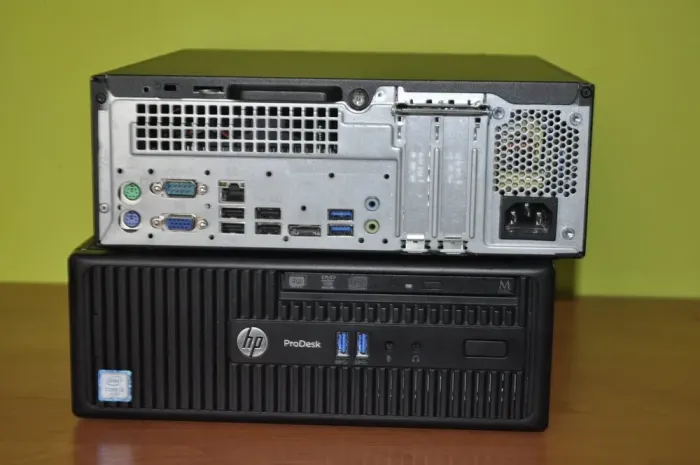 Комп'ютер HP ProDesk 400 G3 SFF / Intel Core i5-6500 (4 ядра по 3.2 - 3.6 GHz) / 16 GB DDR4 / 1000 GB SSD / Intel HD Graphics 530 / DVD-ROM / Windows 11 Pro б/в - зображення 4