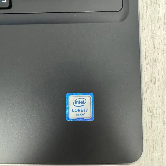 Робоча станція Dell Precision 7510 / 15,6" (1920x1080) IPS / Intel Core i7-6820HQ (4 (8) ядра по 2,7 - 3,6 ГГц) / 16 ГБ DDR4 / 256 ГБ SSD / nVidia Quadro M1000M, 2 ГБ GDDR5, 128-біт / Веб-камера б/в - зображення 4