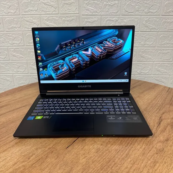 Ігровий ноутбук Б-клас Gigabyte G5 GD / 15.6" (1920x1080) IPS / Intel Core i5-11400H (6 (12) ядер по 2.7 - 4.5 GHz) / 16 GB DDR4 / 512 GB SSD / nVidia GeForce RTX 3050, 4 GB GDDR6, 128-bit / WebCam б/в - зображення 2