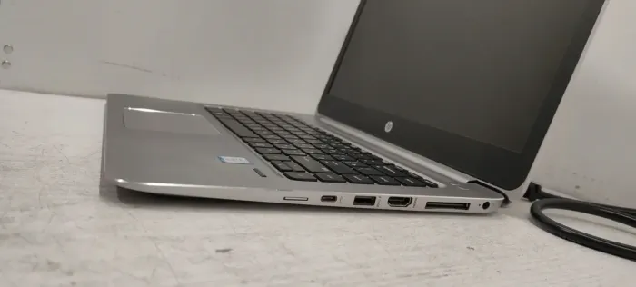 Ноутбук HP EliteBook Folio 1040 G3 / 14" (1920x1080) TN / Intel Core i5-6300U (2 (4) ядра по 2.4 - 3.0 GHz) / 8 GB DDR4 / 256 GB SSD / Intel HD Graphics 520 / WebCam / HDMI б/в - зображення 5