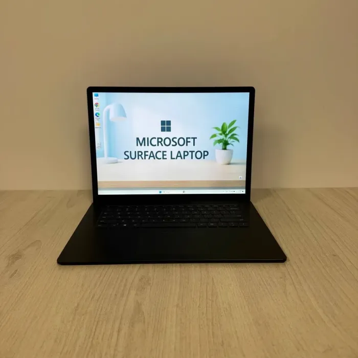 Ультрабук Microsoft Surface Laptop 4 2021 / 13.5" (2256x1504) IPS Touch / Intel Core i7-1185G7 (4 (8) ядра по 3.0 - 4.8 GHz) / 16 GB DDR4 / 256 GB SSD / Intel Iris Xe Graphics / WebCam б/в - зображення 2