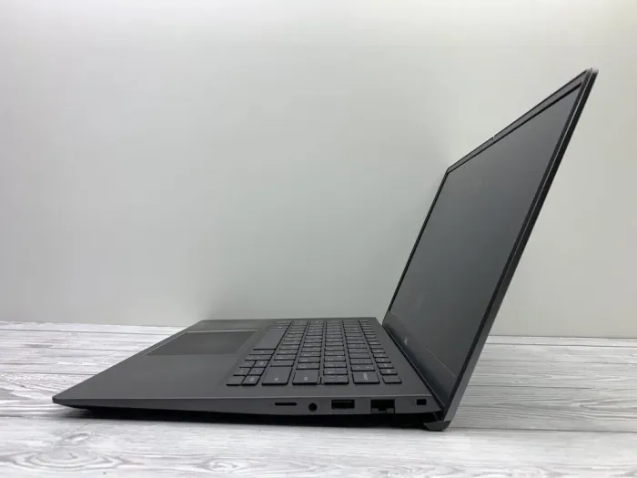 Ультрабук Б-клас Dell Vostro 5402 / 14" (1920x1080) IPS / Intel Core i5-1135G7 (4 (8) ядра по 2.4 - 4.2 GHz) / 16 GB DDR4 / 512 GB SSD / Intel Iris Xe Graphics / WebCam б/в - зображення 7
