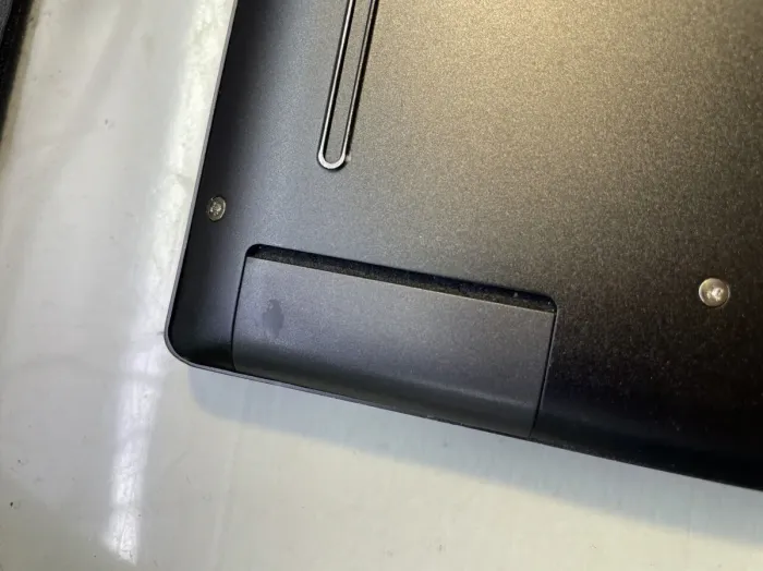 Ігровий ультрабук Б-класу Dell Vostro 15 7510 / 15,6" (1920x1080) IPS / Intel Core i7-11800H (8 (16) ядер по 2.3 - 4.6 GHz) / 16 GB DDR4 / 480 GB SSD / nVidia GeForce RTX 3050, 4 GB GDDR6, 128-bit / WebCam б/в - зображення 7