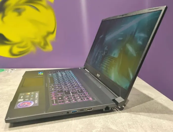Ігровий ноутбук MSI Katana 17 B12VFK-614NEU / 17.3" (1920x1080) IPS / Intel Core i5-12450H (8 (12) ядер по 3.3 - 4.3 GHz) / 16 GB DDR5 / 512 GB SSD / nVidia GeForce RTX 4060, 8 GB GDDR6, 128-bit / WebCam б/в - зображення 4