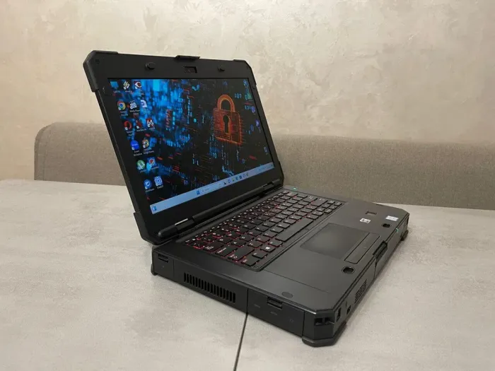 Захищений ноутбук Dell Latitude 5424 Rugged / 14" (1920x1080) IPS Touch / Intel Core i5-8350U (4 (8) ядра по 1.7 - 3.6 GHz) / 16 GB DDR4 / 256 GB SSD M.2 / Intel UHD Graphics 620 / WebCam / Fingerprint б/в - зображення 5