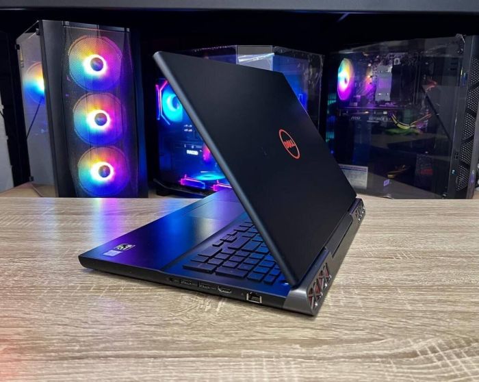 Ігровий ноутбук Dell Inspiron 15 7577 / 15.6" (1920x1080) IPS / Intel Core i5-7300HQ (4 ядра по 2.5 - 3.5 GHz) / 8 GB DDR4 / 256 GB SSD / nVidia GeForce GTX 1050, 4 GB GDDR5, 128-bit / WebCam б/в - зображення 6