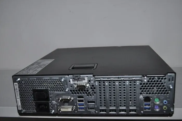 Комп'ютер Fujitsu Esprimo D757 E90 SFF / Intel Core i5-6500 (4 ядра по 3.2 - 3.6 GHz) / 8 GB DDR4 / 240 GB SSD / Intel HD Graphics 530 / DVD-ROM / Windows 11 Pro б/в - зображення 5