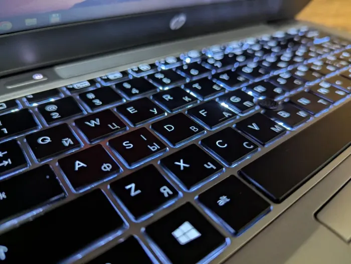 Нетбук HP EliteBook 820 G3 / 12.5" (1366x768) TN / Intel Core i7-6700U (4 (8) ядра по 3.4 - 4.0 GHz) / 8 GB DDR3 / 240 GB SSD / Intel HD Graphics 530 / WebCam / Fingerprint / Windows 10 б/в - зображення 6