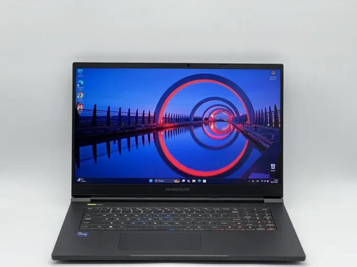 Ігровий ноутбук Maingear Vector Pro 2 17 / 17.3" (2560x1440) IPS / Intel Core i9-12900H (14 (20) ядер по 3.8 - 5.0 GHz) / 16 GB DDR5 / 960 GB SSD / nVidia GeForce RTX 3080 Ti, 16 GB GDDR6, 256-bit / WebCam б/в - зображення 2