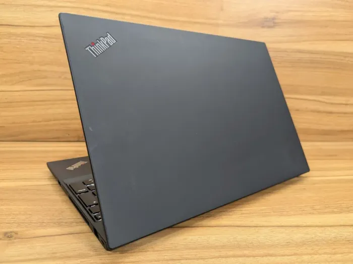 Ультрабук Б-клас Lenovo ThinkPad T590 / 15.6" (1920x1080) IPS / Intel Core i7-8565U (4 (8) ядра по 1.8 - 4.6 GHz) / 16 GB DDR4 / 512 GB SSD / Intel UHD Graphics 620 / WebCam / TouchID / Windows 10 б/в - зображення 8