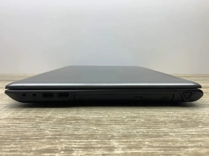 Ноутбук Б-клас Medion Akoya MD 99220 E6232 / 15.6" (1366x768) TN / Intel Core i5-3210M (2 (4) ядра по 2.5 - 3.1 GHz) / 8 GB DDR3 / 120 GB SSD / nVidia GeForce GT 740M, 2 GB GDDR3, 64-bit / WebCam / DVD-ROM / Без АКБ б/в - зображення 5