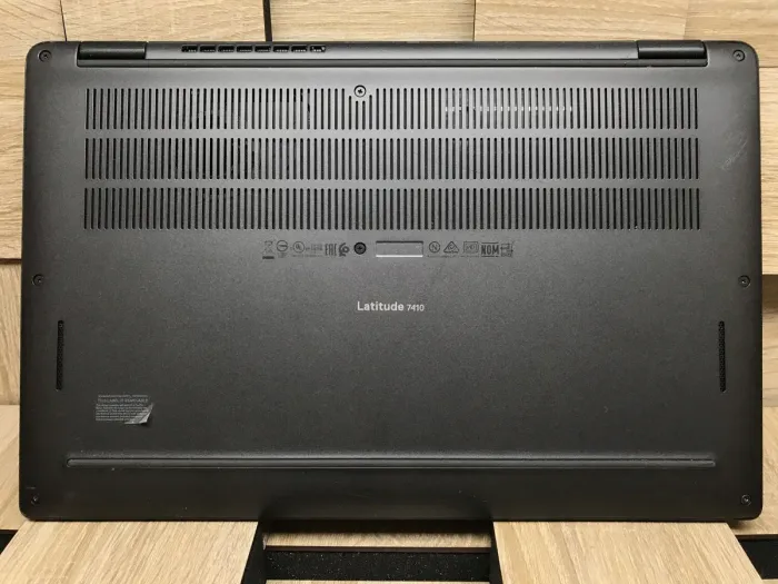 Ультрабук Dell Latitude 7410 / 14" (1920x1080) IPS / Intel Core i5-10310U (4 (8) ядра по 1.7 - 4.4 GHz) / 8 GB DDR4 / 240 GB SSD M.2 / Intel UHD Graphics / WebCam / USB 3.2 / HDMI / Windows 10 б/в - зображення 9