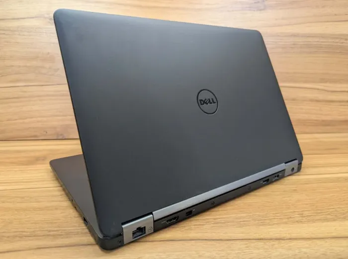 Ультрабук Dell Latitude E7470 / 14" (1600x900) TN / Intel Core i5-6300U (2 (4) ядра по 2.4 - 3.0 GHz) / 8 GB DDR4 / 240 GB SSD / Intel HD Graphics 520 / HDMI / WebCam / Windows 10 б/в - зображення 7
