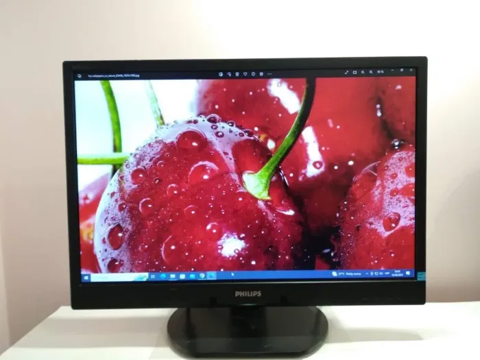 Монітор Philips Brilliance 220B4L / 22" (1680x1050) TN / DisplayPort, DVI, VGA, Audio / VESA 100x100 / Вбудовані колонки 2x 1.5W б/в - зображення 3