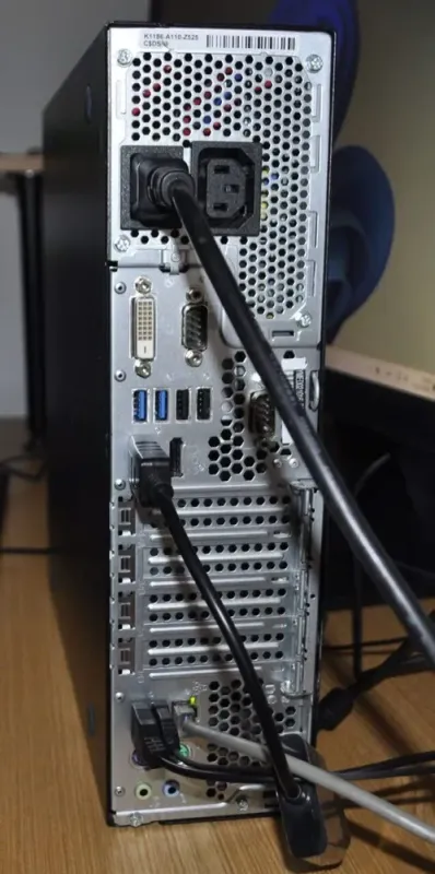 Комплект ПК: Fujitsu Esprimo D756 E85 SFF / Intel Core i5-6500 (4 ядра по 3.2 - 3.6 GHz) / 8 GB DDR4 / 120 GB SSD / Intel HD Graphics 530 / DVD-ROM + Монитор Б-класс Samsung SyncMaster S22A450BW / 22" (1680x1050) TN / VGA, DVI б/в - зображення 13