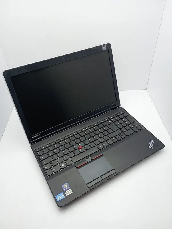 Ноутбук Lenovo ThinkPad Edge E520 / 15.6" (1366x768) TN / Intel Core i5-2410M (2 (4) ядра по 2.3 - 2.9 GHz) / 6 GB DDR3 / 500 GB HDD / AMD Radeon HD 6630M, 1 GB DDR3, 64-bit / WebCam б/в - зображення 3