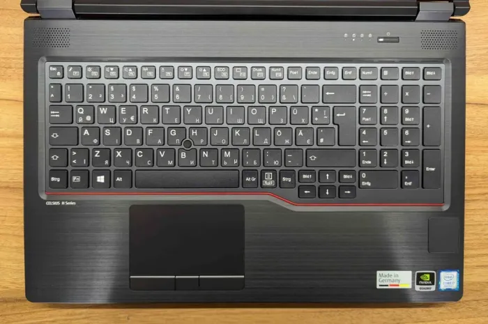Мобільна робоча станція Б-клас Fujitsu Celsius H780 / 15.6" (1920x1080) IPS / Intel Core i7-8750H (6 (12) ядер по 2.2 - 4.1 GHz) / 32 GB DDR4 / 512 GB SSD / nVidia Quadro P600, 4 GB GDDR5, 128-bit / WebCam / 4G / TouchID / Windows 10 б/в - зображення 4