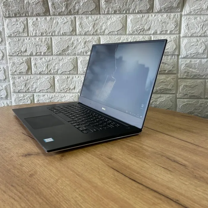 Мобільна робоча станція Б-клас Dell Precision 5510 / 15.6" (1920x1080) IPS / Intel Core i7-6820HQ (4 (8) ядра по 2.7 - 3.6 GHz) / 12 GB DDR4 / 512 GB SSD / nVidia Quadro M1000M, 2 GB GDDR5, 128-bit / WebCam б/в - зображення 5