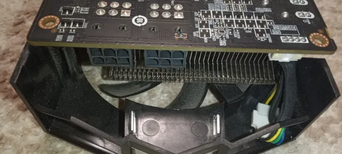 Дискретна відеокарта AMD Radeon R9 270X, 4 GB GDDR5, 256-bit / 1x HDMI, 1x DisplayPort, 2x DVI б/в - зображення 5