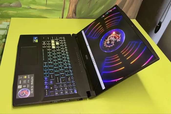 Ігровий ноутбук MSI Katana 15 B13V / 15.6" (1920x1080) IPS / Intel Core i7-13620H (10 (16) ядер по 3.6 - 4.9 GHz) / 16 GB DDR5 / 1000 GB SSD / nVidia GeForce RTX 4070, 8 GB GDDR6, 128-bit / WebCam / HDMI б/в - зображення 4