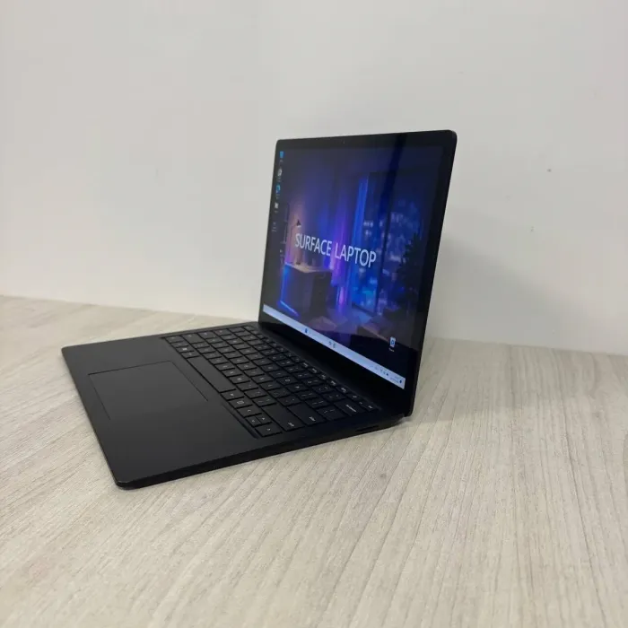 Ультрабук Microsoft Surface laptop 4 / 13.5" (2256x1504) IPS Touch / Intel Core i5-1145G7 (4 (8) ядра по 2.6 - 4.4 GHz) / 16 GB DDR4 / 256 GB SSD / Intel Iris Xe Graphics / WebCam б/в - зображення 4