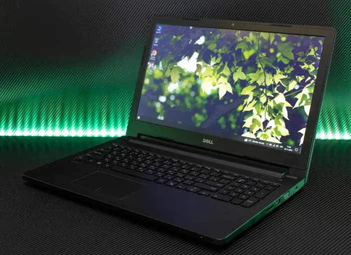 Ноутбук Б-клас Dell Latitude 3570 / 15.6" (1366x768) TN / Intel Core i3-6100U (2 (4) ядра по 2.3 GHz) / 4 GB DDR3 / 120 GB SSD / HD Graphics 520 / WebCam / HDMI б/в - зображення 4