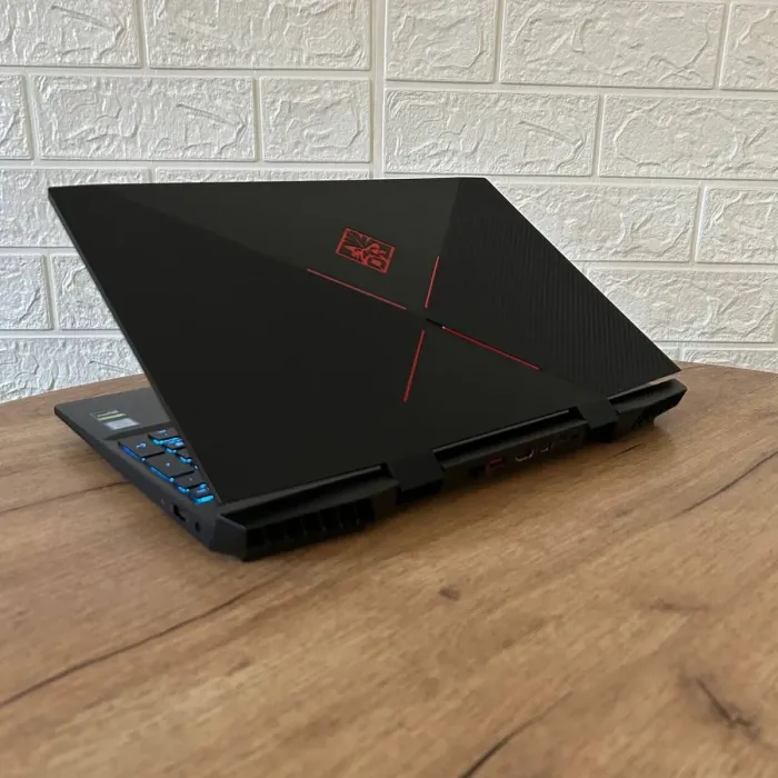 Ігровий ноутбук HP Omen 15-dc1079wm / 15.6" (1920x1080) IPS / Intel Core i7-9750H (6 (12) ядер по 2.6 - 4.5 GHz) / 16 GB DDR4 / 512 GB SSD / nVidia GeForce RTX 2070 Max-Q, 8 GB GDDR6, 256-bit / WebCam б/в - зображення 6