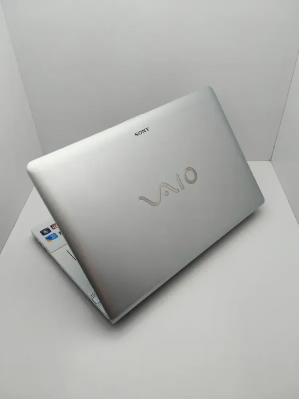 Ноутбук Sony VPC173 / 17.3" (1600x900) TN / Intel Core i3-370M (2 (4) ядра по 2.4 GHz) / 6 GB DDR3 / 320 GB HDD / AMD Radeon HD 5000M / WebCam / АКБ не тримає б/в - зображення 8