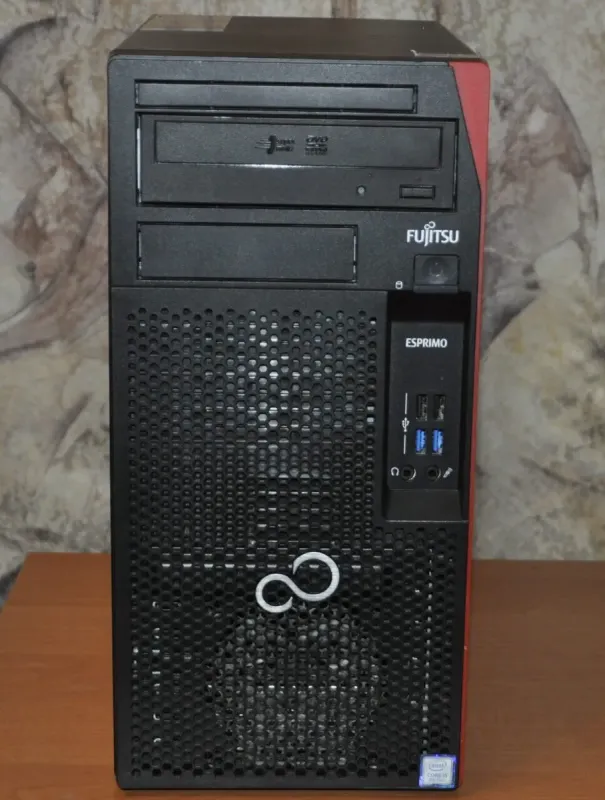 Комп'ютер Fujitsu Esprimo P558 E85 Tower / Intel Core i5-8400 (6 ядер по 2,8 - 4,0 ГГц) / 8 ГБ DDR4 / 128 ГБ SSD / Intel UHD Graphics 630 / DVD-ROM б/в - зображення 3