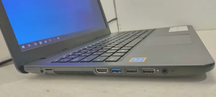 Ноутбук Б-класс Asus Vivobook F543U / 15.6"  TN /Pentium Gold 4417U (2 (4) ядра по 2.3 GHz) / 4 GB DDR4 / 120 GB SSD / Intel HD Graphics 610 / WebCam б/в - зображення 4