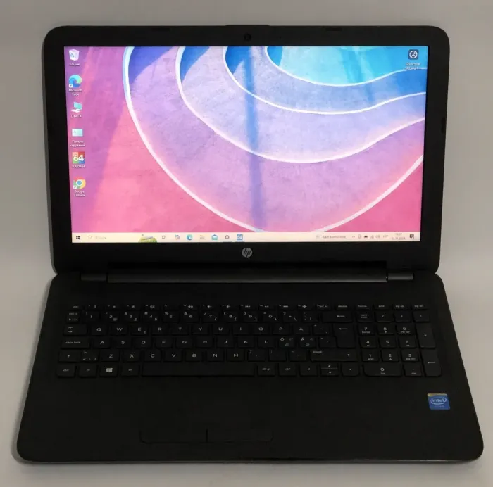 Ноутбук HP 15-ac112no / 15.6" (1366x768) TN / Intel Celeron N3050 (2 ядра по 1.6 - 2.16 GHz) / 8 GB DDR3 / 128 GB SSD / Intel HD Graphics / WebCam / DVD-ROM / Win 10 Home б/в - зображення 2