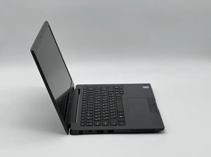 Ультрабук Dell Latitude 7300 / 13.3" (1920x1080) IPS / Intel Core i5-8265U (4 (8) ядра по 1.6 - 3.9 GHz) / 16 GB DDR4 / 240 GB SSD / Intel UHD Graphics 620 / WebCam б/в - зображення 3