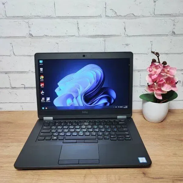 Ультрабук Dell Latitude E5470 / 14" (1920x1080) TN / Intel Core i5-6300U (2 (4) ядра по 2.4 - 3.0 GHz) / 8 GB DDR4 / 128 GB SSD / Intel HD Graphics 520 / WebCam б/в - зображення 2