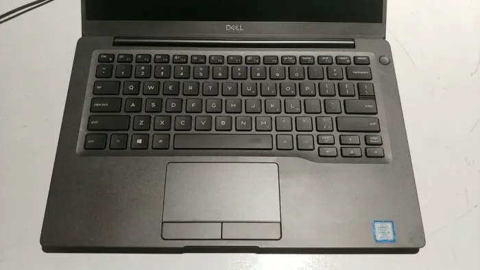 Ультрабук Б-клас Dell Latitude 7400 / 14" (1366x768) TN / Intel Core i5-8265U (4 (8) ядра по 1.6 - 3.9 GHz) / 8 GB DDR4 / 256 GB SSD M.2 / Intel UHD Graphics 620 / WebCam / USB 3.1 / HDMI / NEW АКБ / Windows 10 б/в - зображення 3