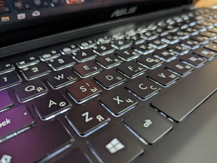 Ноутбук-трансформер Asus Q535U / 15.6" (3840x2160) IPS Touch / Intel Core i7-8550U (4 (8) ядра по 1.8 - 4.0 GHz) / 16 GB DDR4 / 256 GB SSD + 2000 GB HDD / nVidia Geforce GTX 1050, 4 GB GDDR5, 128-bit / WebCam / HDMI / Windows 10 б/у - зображення 6