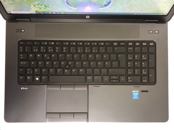 Мобільна робоча станція HP ZBook 17 G1 / 17.3" (1600x900) TN / Intel Core i7-4700MQ (4 (8) ядра по 2.4 - 3.4 GHz) / 16 GB DDR3 / 256 GB SSD / nVidia Quadro K610M, 1 GB GDDR5, 64-bit / WebCam / DVD-ROM / Win 10 Pro б/в - зображення 8